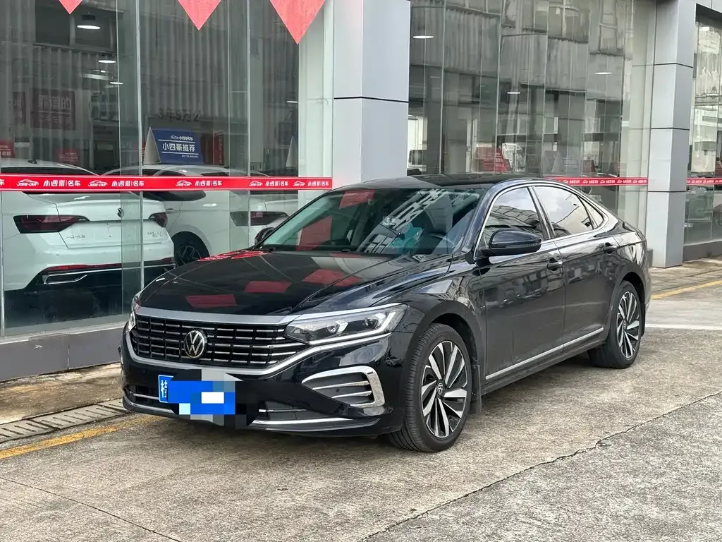 Volkswagen Passat — фото 1