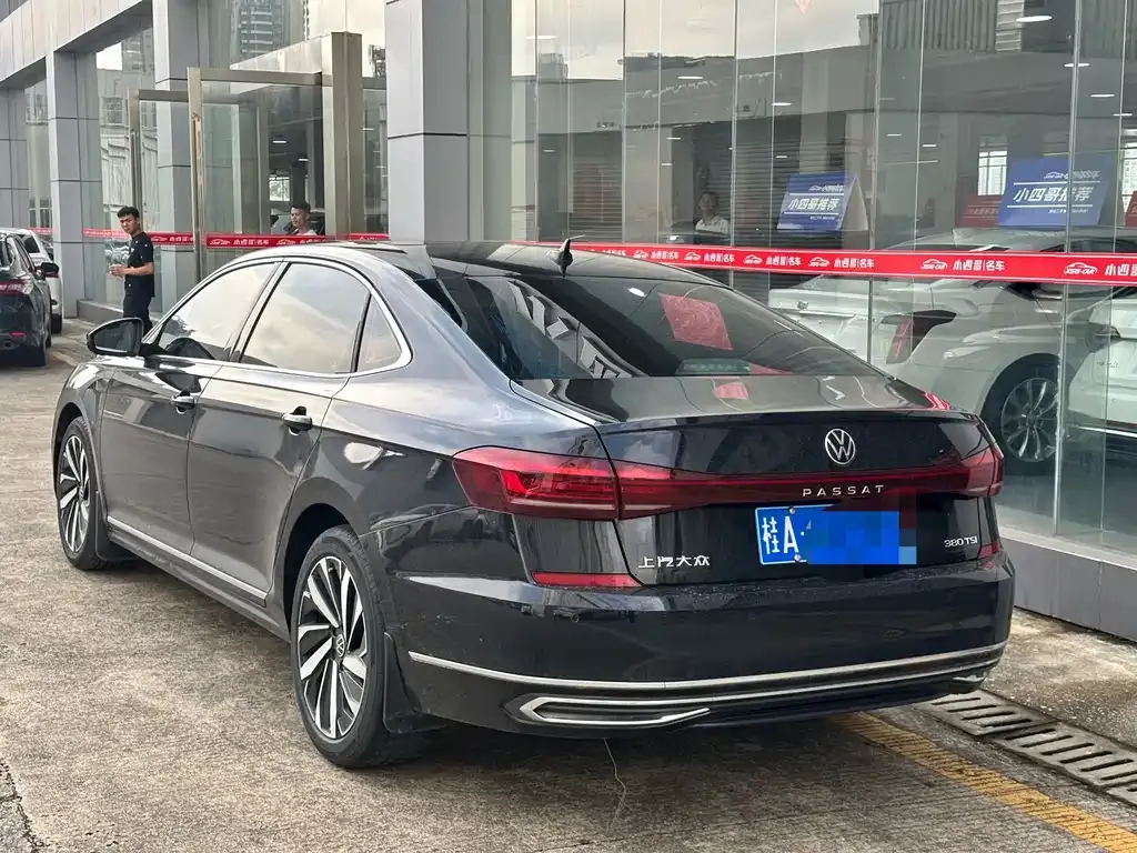 Volkswagen Passat — фото 9