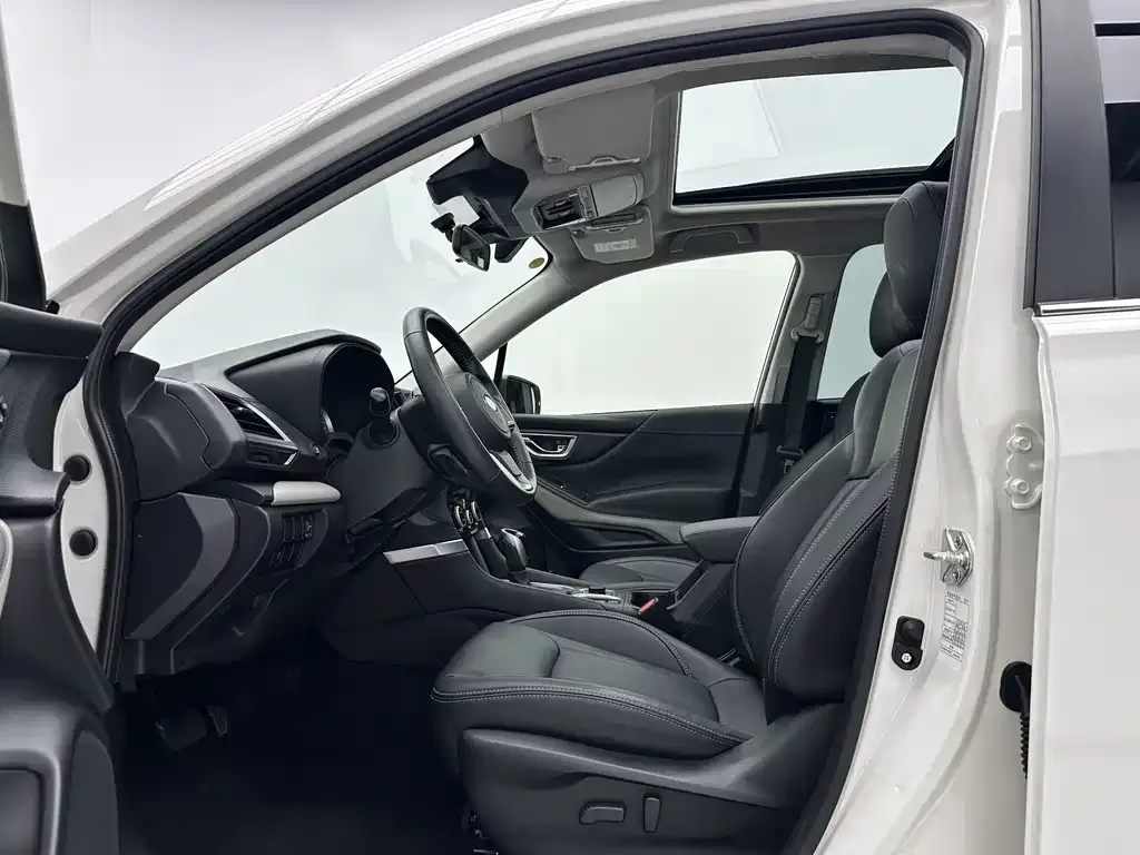 Subaru Forester — фото 9