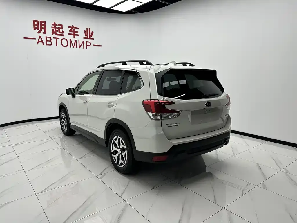 Subaru Forester — фото 10
