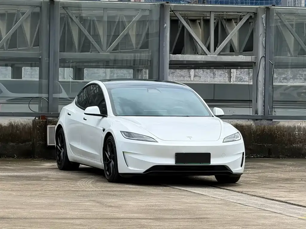 Tesla Model 3 — фото 4