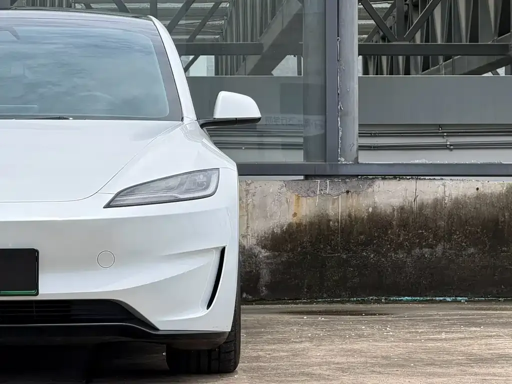 Tesla Model 3 — фото 6