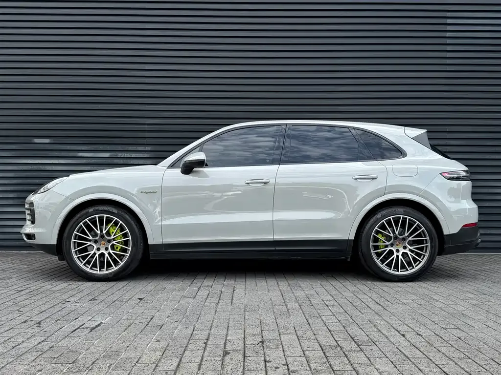Porsche Cayenne Hybrid — фото 10