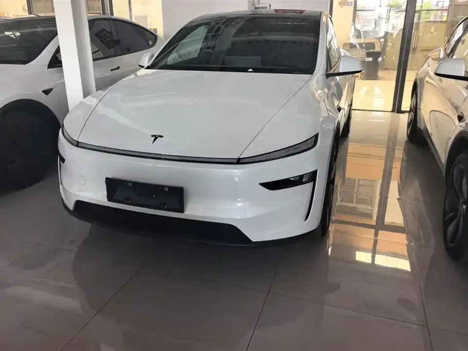 Tesla Model Y — фото 7