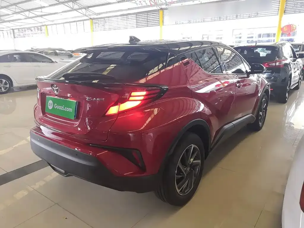 Toyota C-HR — фото 8