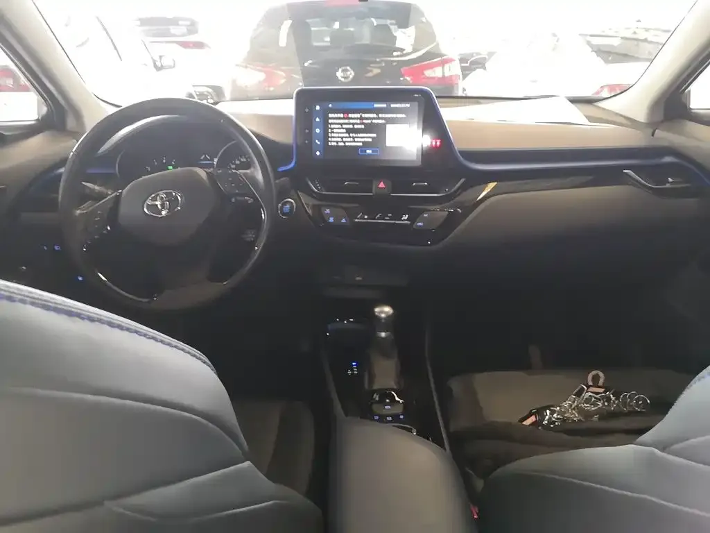 Toyota C-HR — фото 3