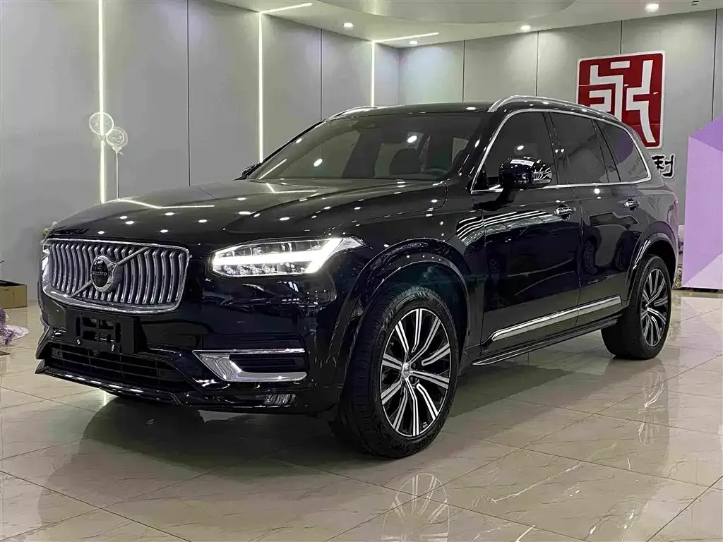 Volvo XC90 — фото 1