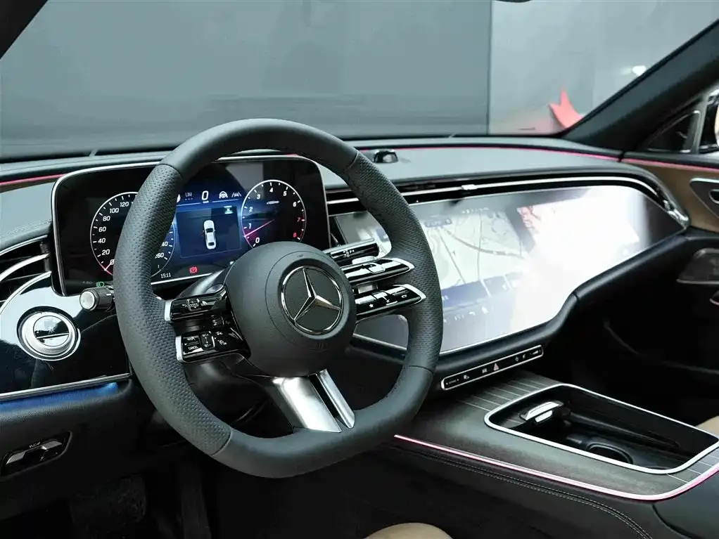 Mercedes-Benz E-Class — фото 10