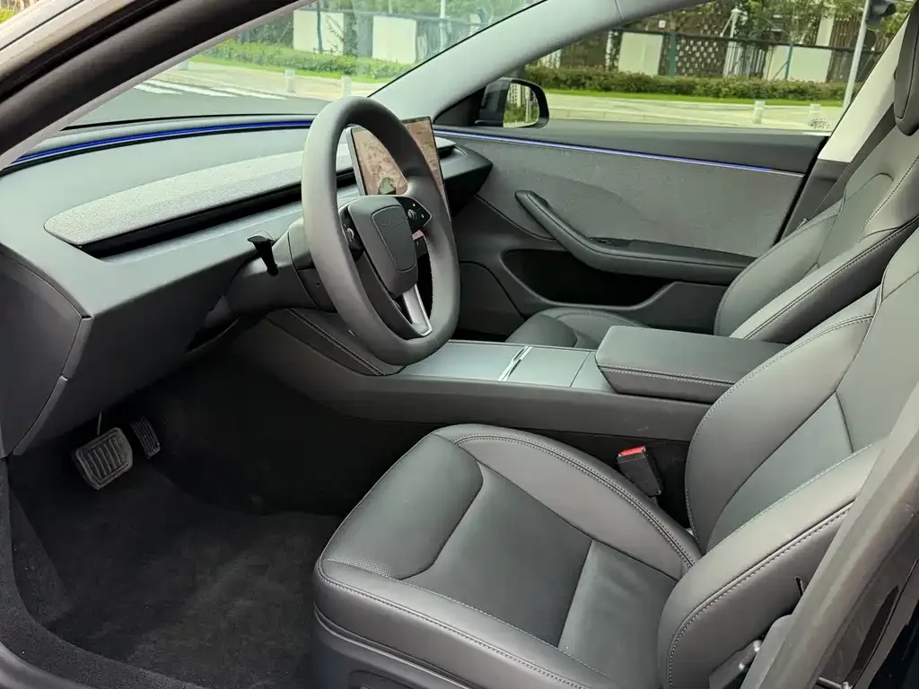 Tesla Model 3 — фото 4
