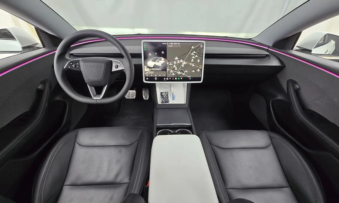 Tesla Model 3 — фото 10