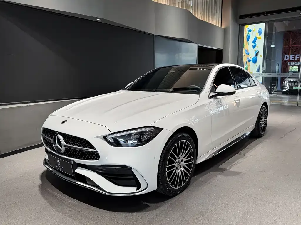 Mercedes-Benz C-Class — фото 1