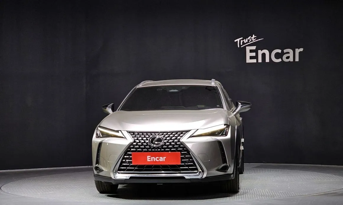 Lexus UX — фото 3