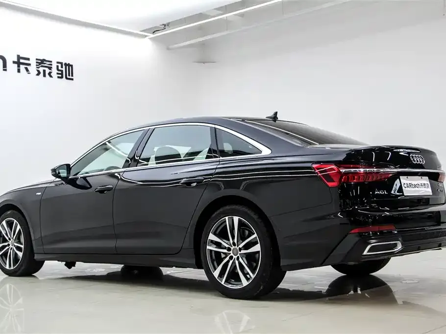 Audi A6L — фото 8