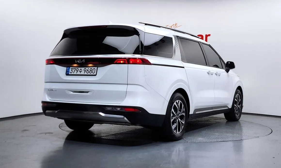 Kia Carnival — фото 5