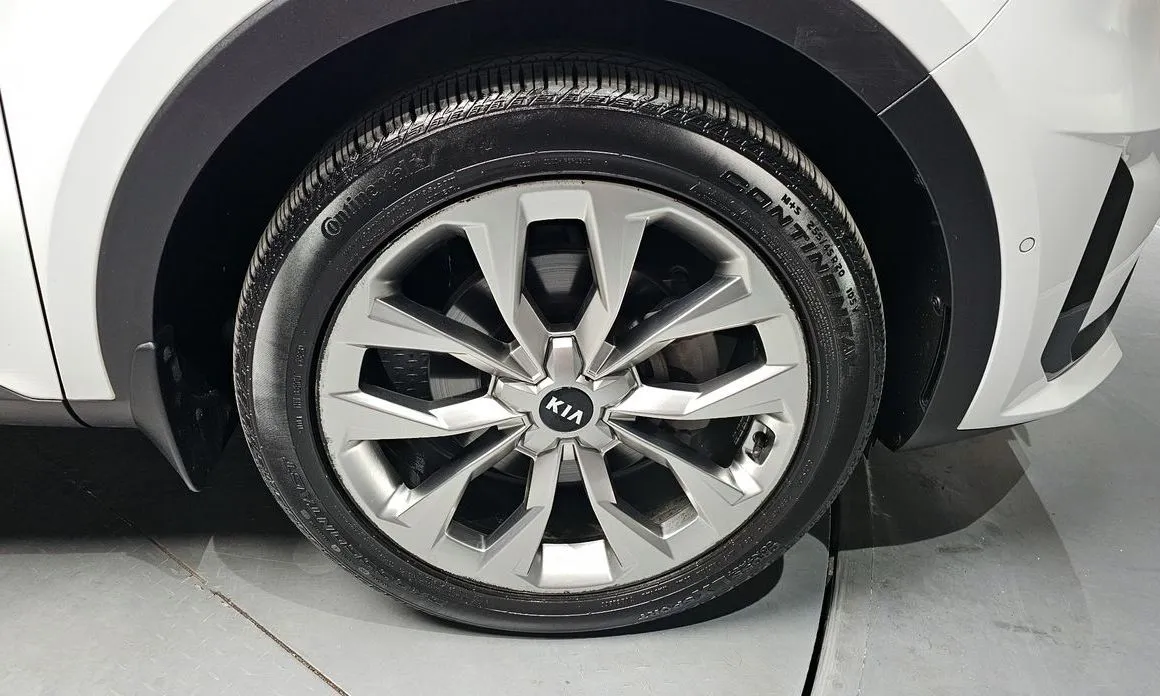 Kia Sorento — фото 8