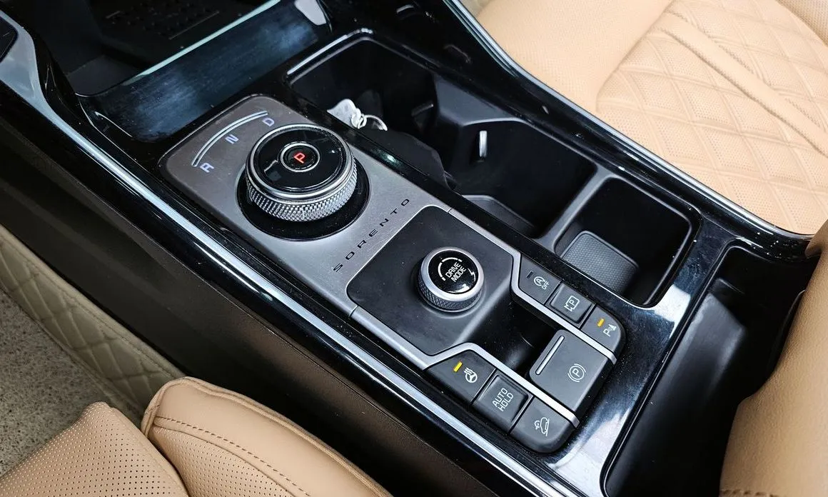 Kia Sorento — фото 9