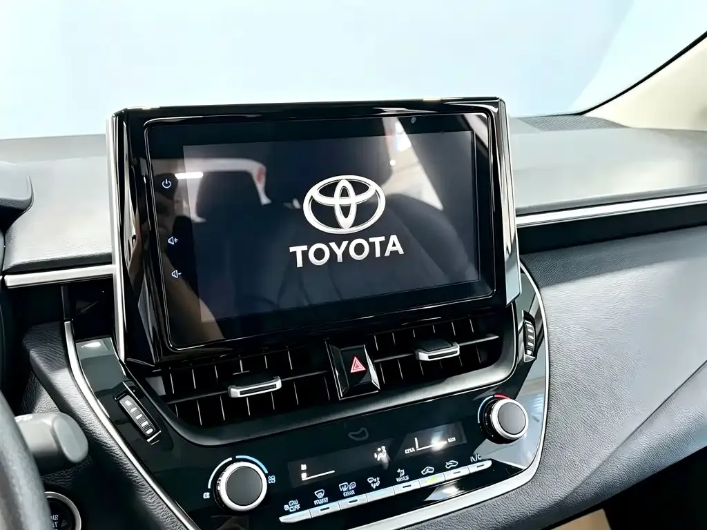 Toyota Corolla — фото 6