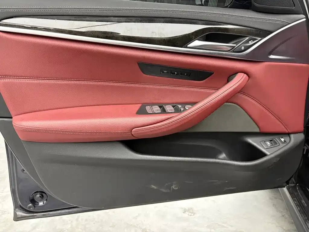 BMW 5 Series New Energy — фото 5