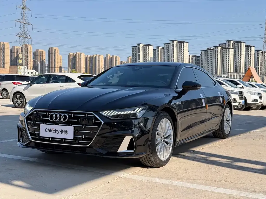 Audi A7L — фото 1