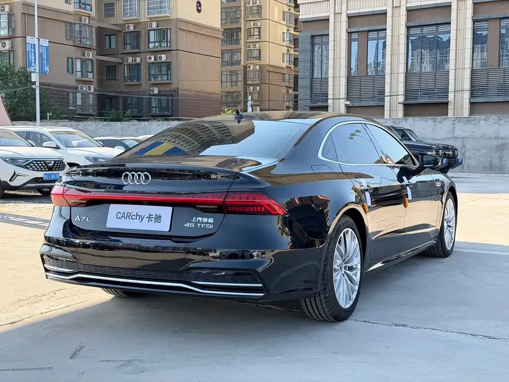 Audi A7L — фото 8