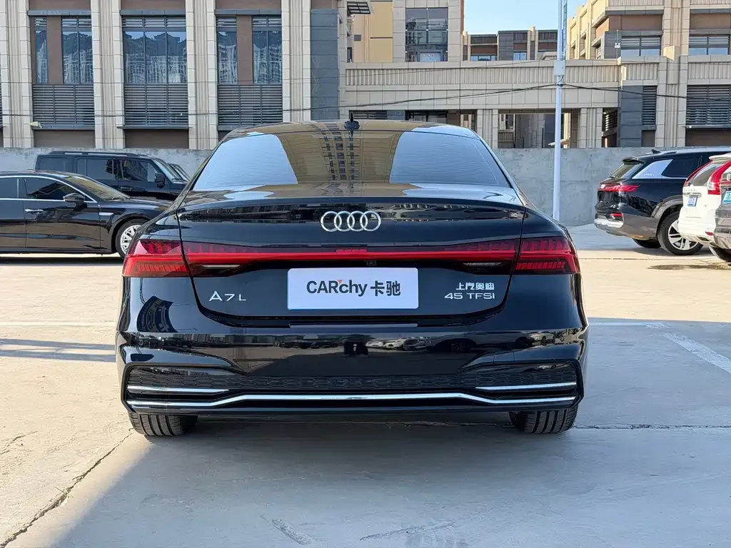 Audi A7L — фото 7