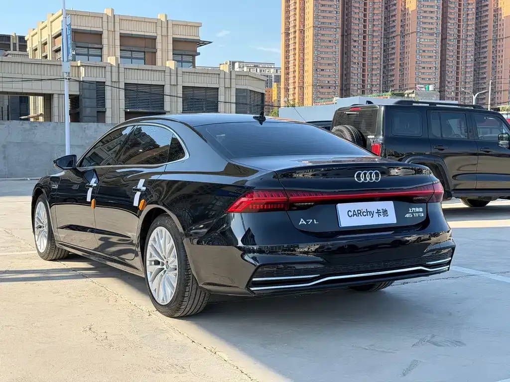 Audi A7L — фото 2