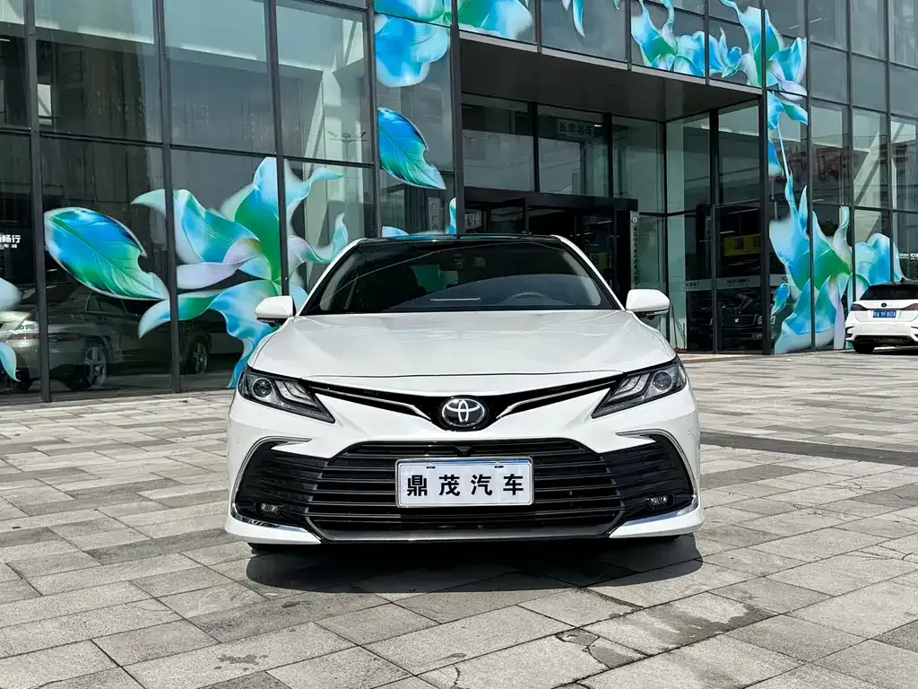 Toyota Camry — фото 7