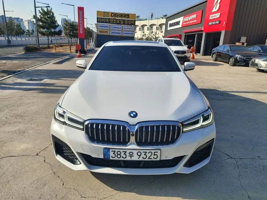 BMW 5-Series — фото 10