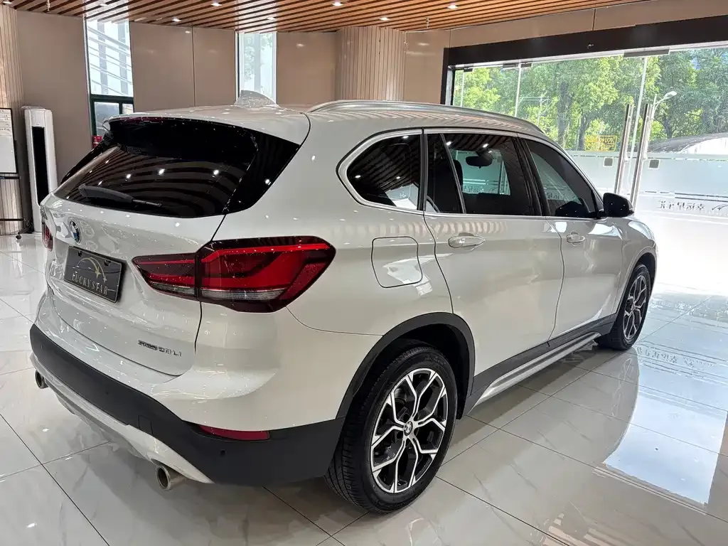 BMW X1 — фото 5