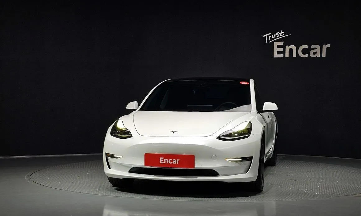 Tesla Model 3 — фото 4
