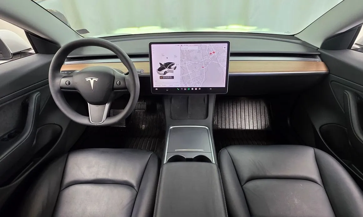 Tesla Model 3 — фото 5