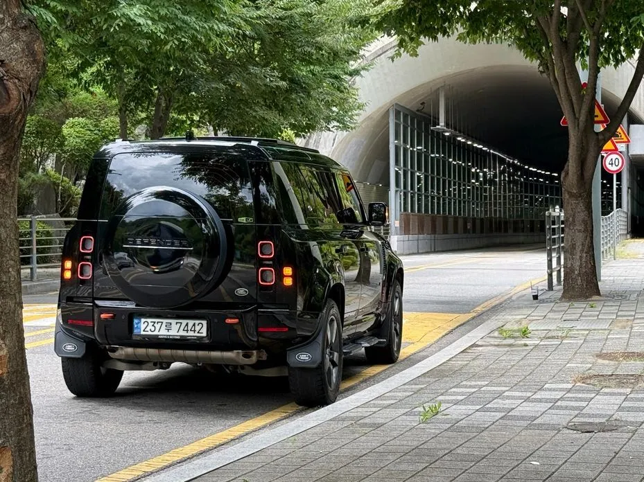 Land Rover Defender — фото 9