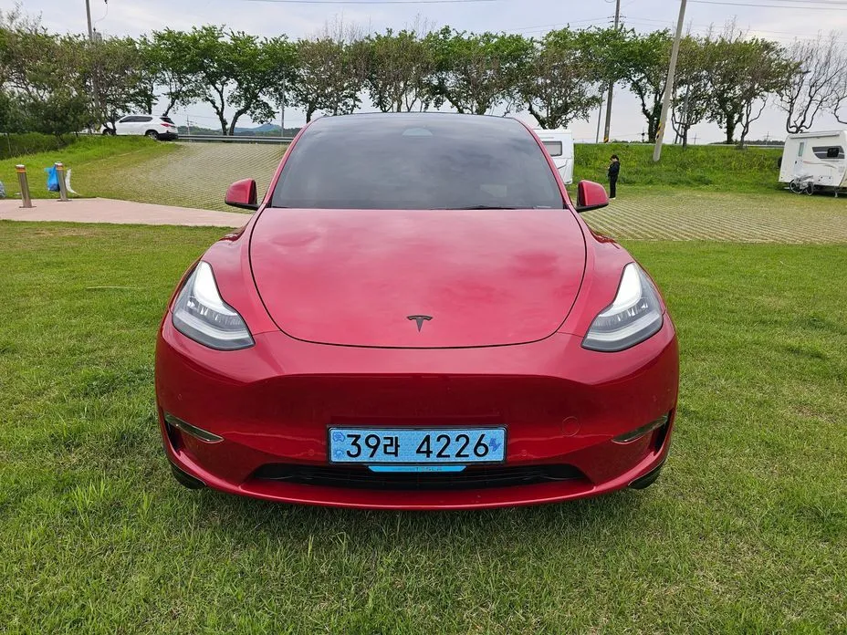 Tesla Model Y — фото 6