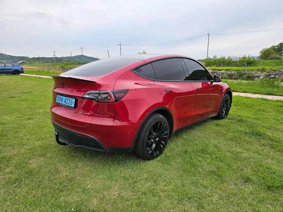 Tesla Model Y — фото 5