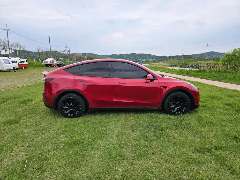 Tesla Model Y — фото 4