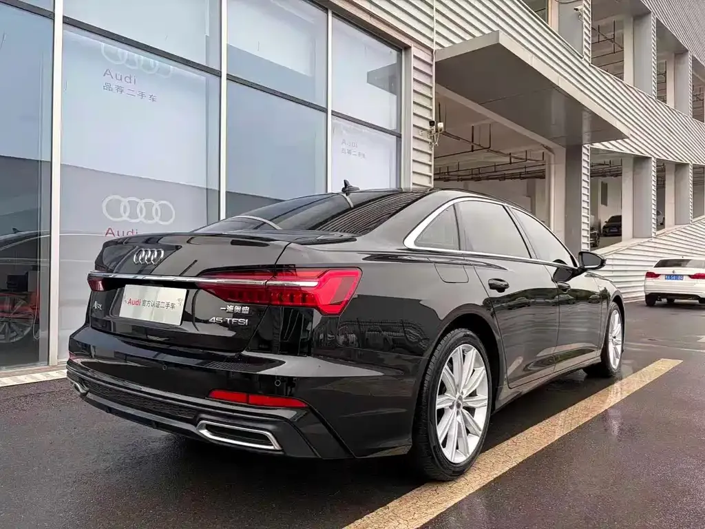 Audi A6L — фото 6