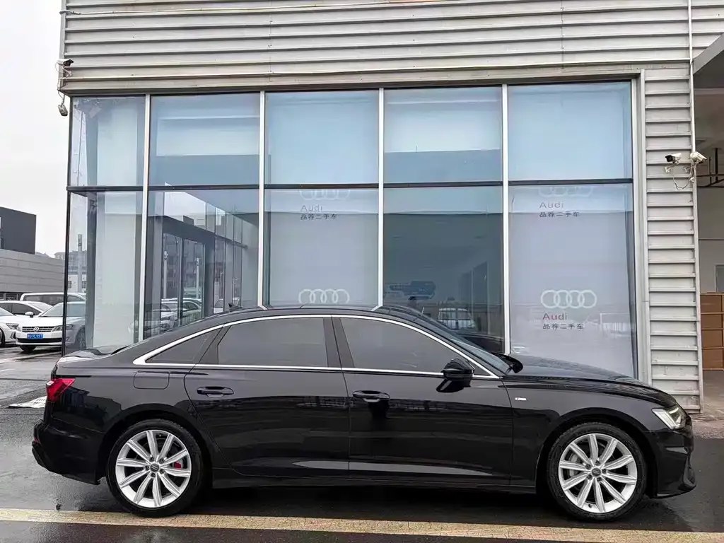 Audi A6L — фото 8