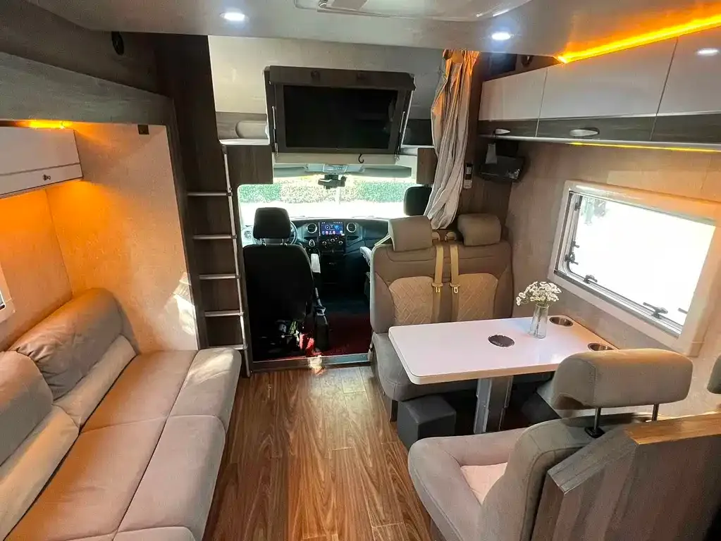 IVECO Ousheng — фото 5