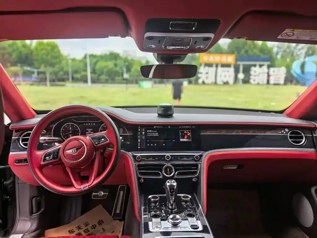 Bentley Flying Spur — фото 9
