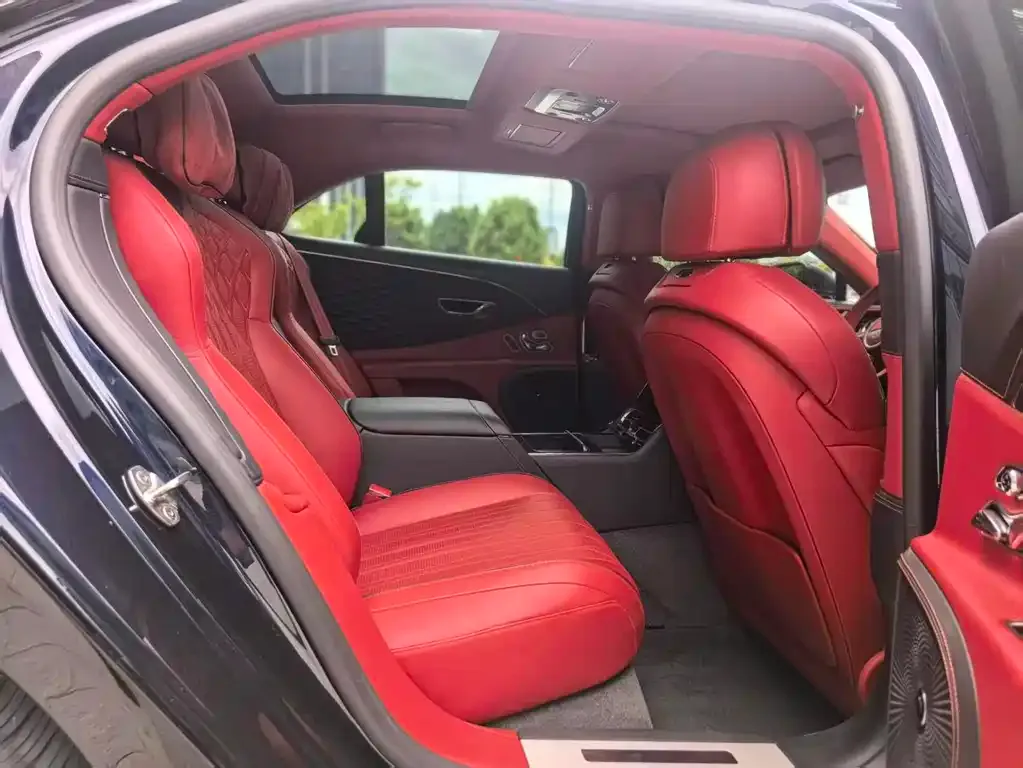 Bentley Flying Spur — фото 5