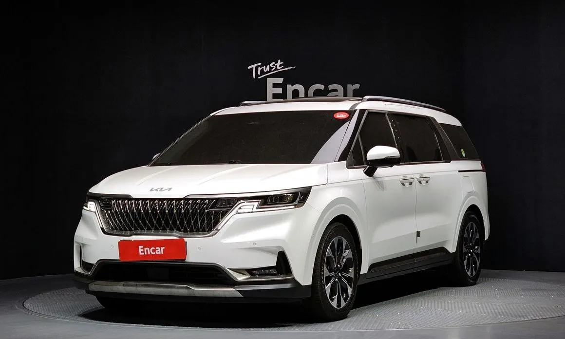 Kia Carnival — фото 1