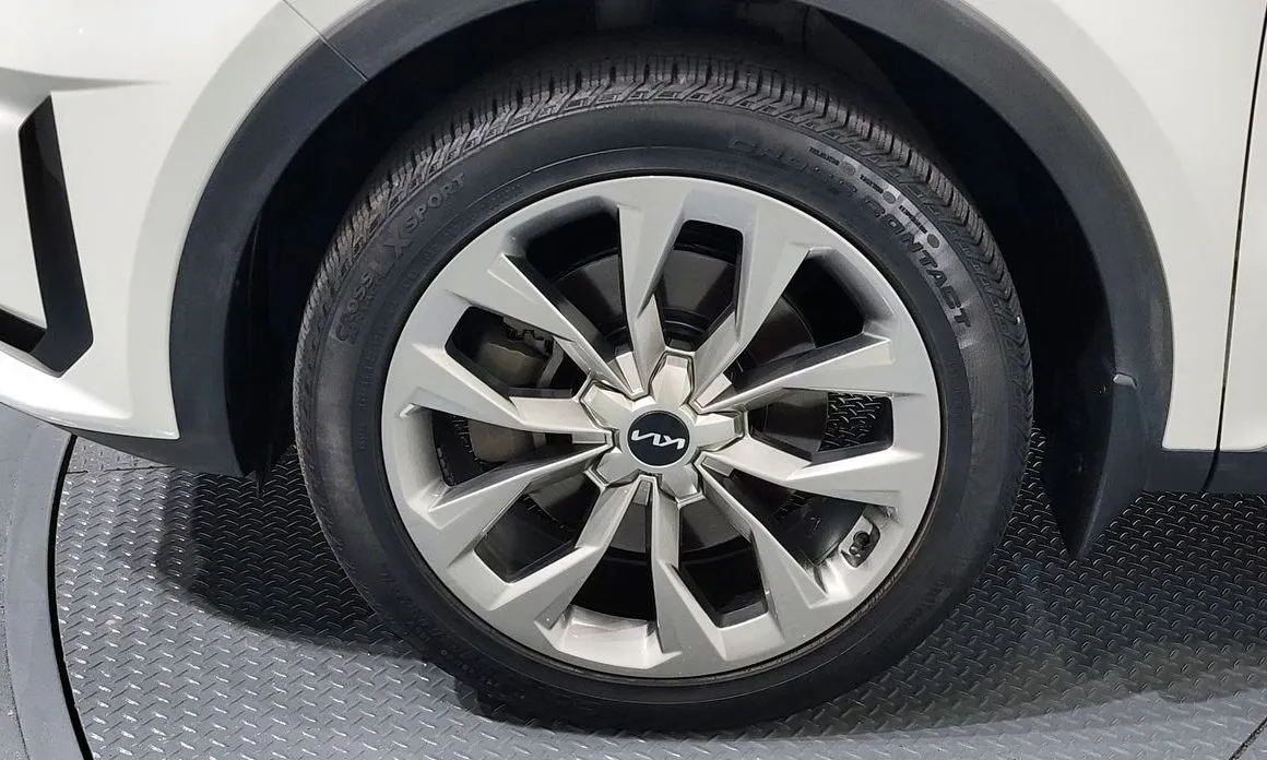 Kia Sorento — фото 10
