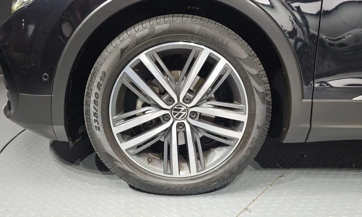 Volkswagen Tiguan — фото 8
