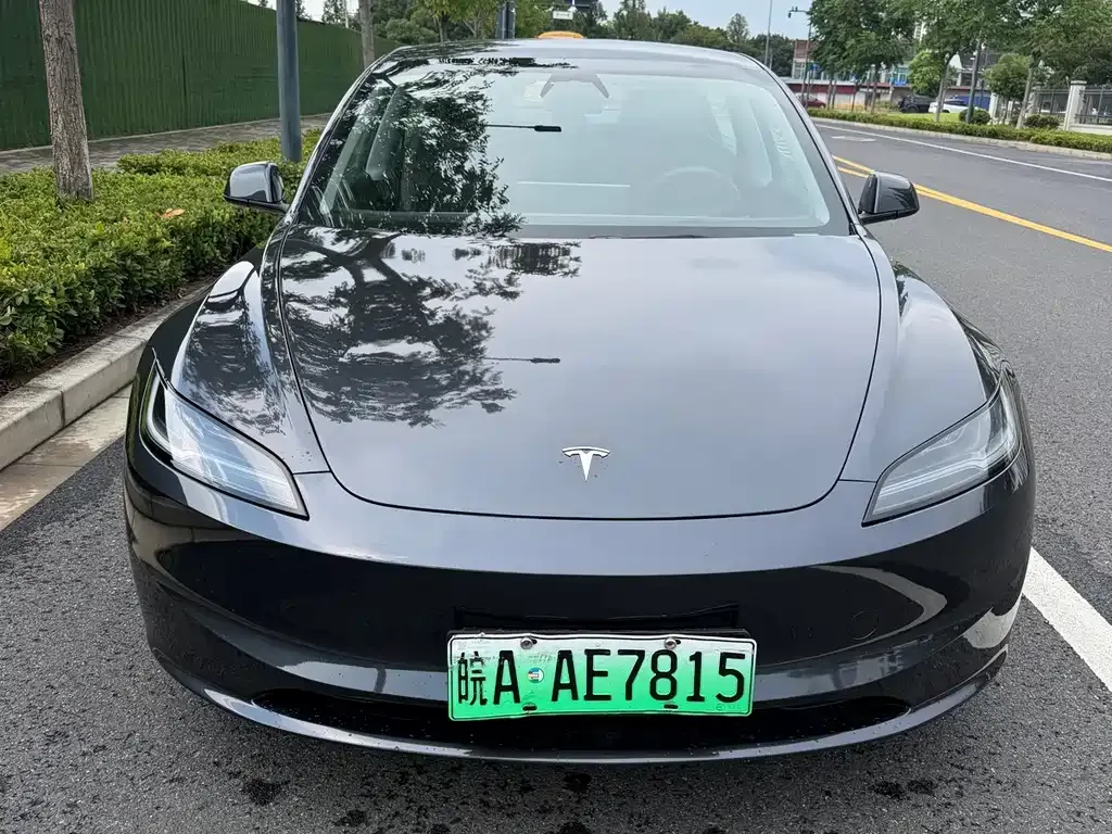 Tesla Model 3 — фото 7