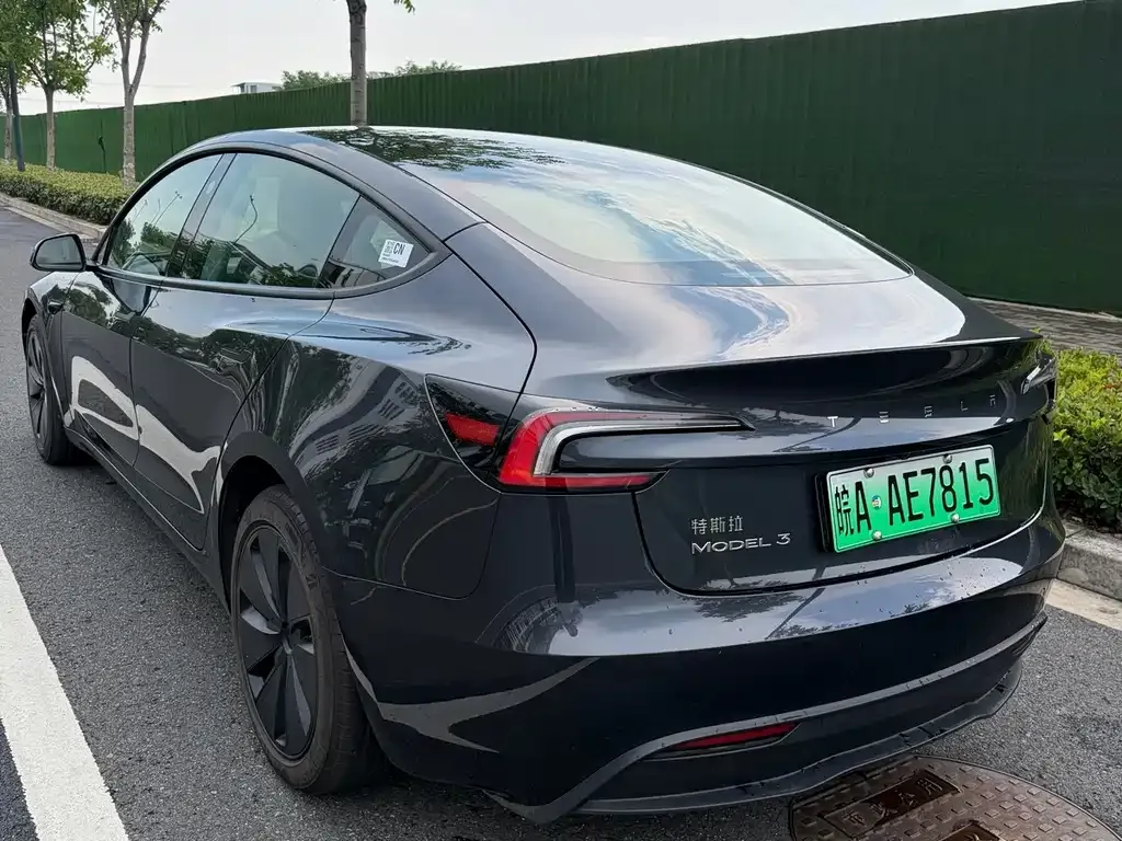 Tesla Model 3 — фото 8