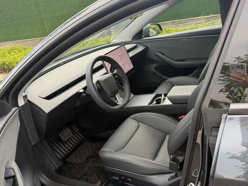 Tesla Model 3 — фото 4