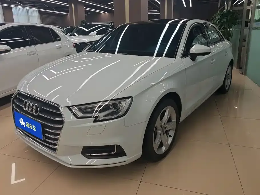 Audi A3 — фото 1