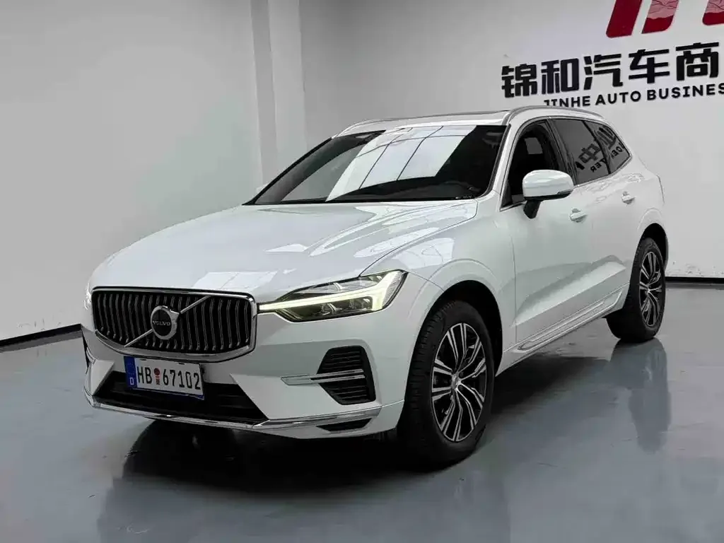 Volvo XC60 — фото 1