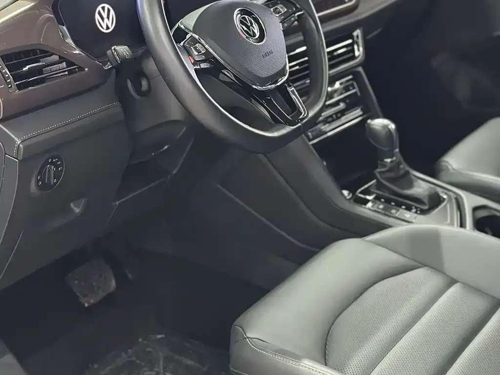 Volkswagen Tharu — фото 2