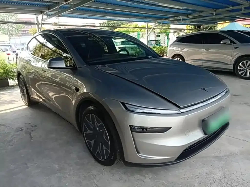 Tesla Model Y L — фото 3